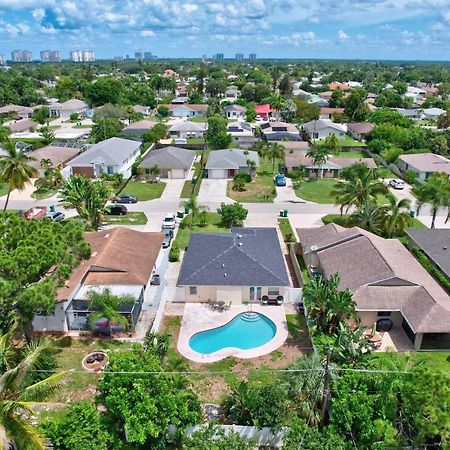 Pool Home Super Close To Vanderbilt Beach Napoli Bagian luar foto