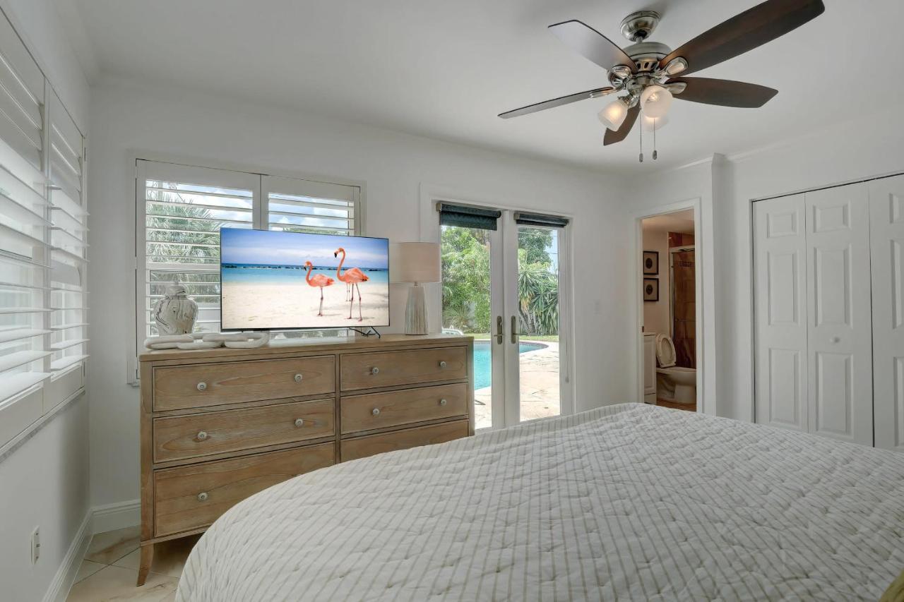 Pool Home Super Close To Vanderbilt Beach Napoli Bagian luar foto