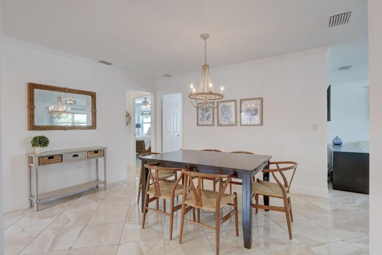 Pool Home Super Close To Vanderbilt Beach Napoli Bagian luar foto