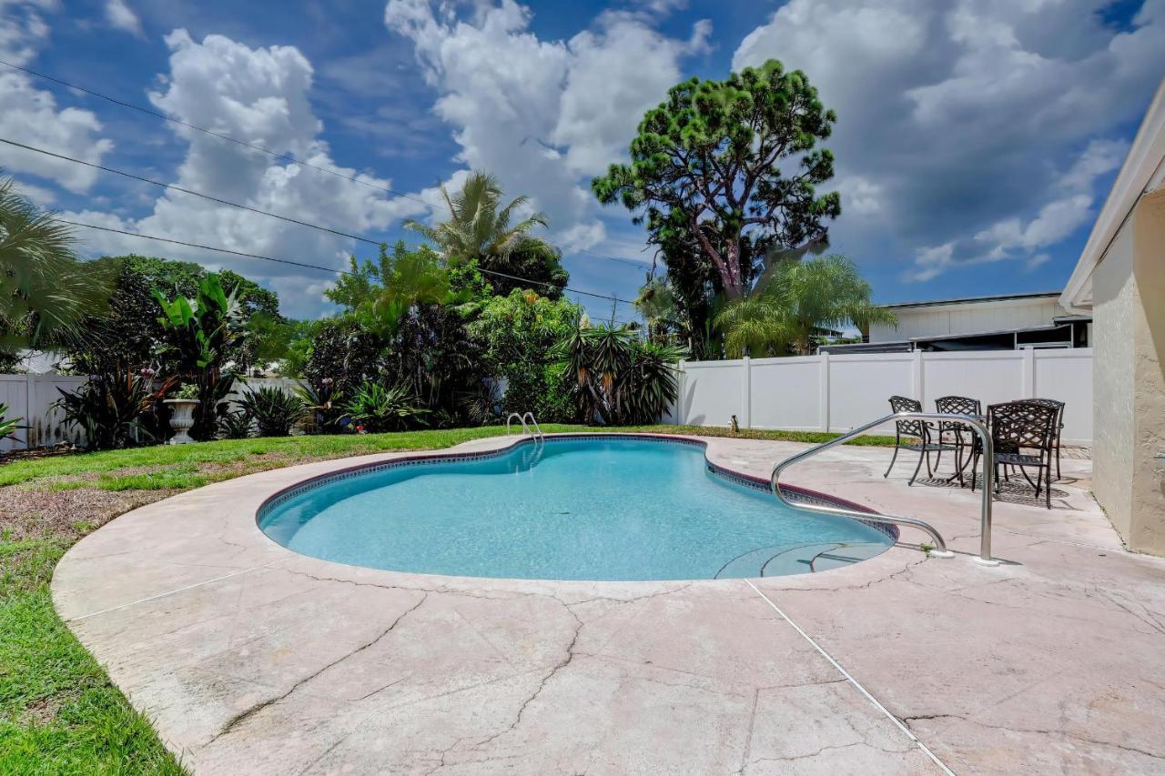 Pool Home Super Close To Vanderbilt Beach Napoli Bagian luar foto