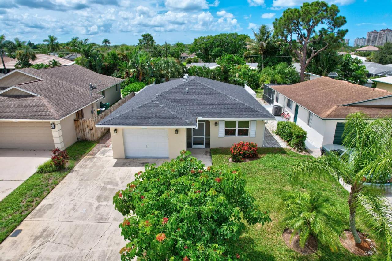 Pool Home Super Close To Vanderbilt Beach Napoli Bagian luar foto