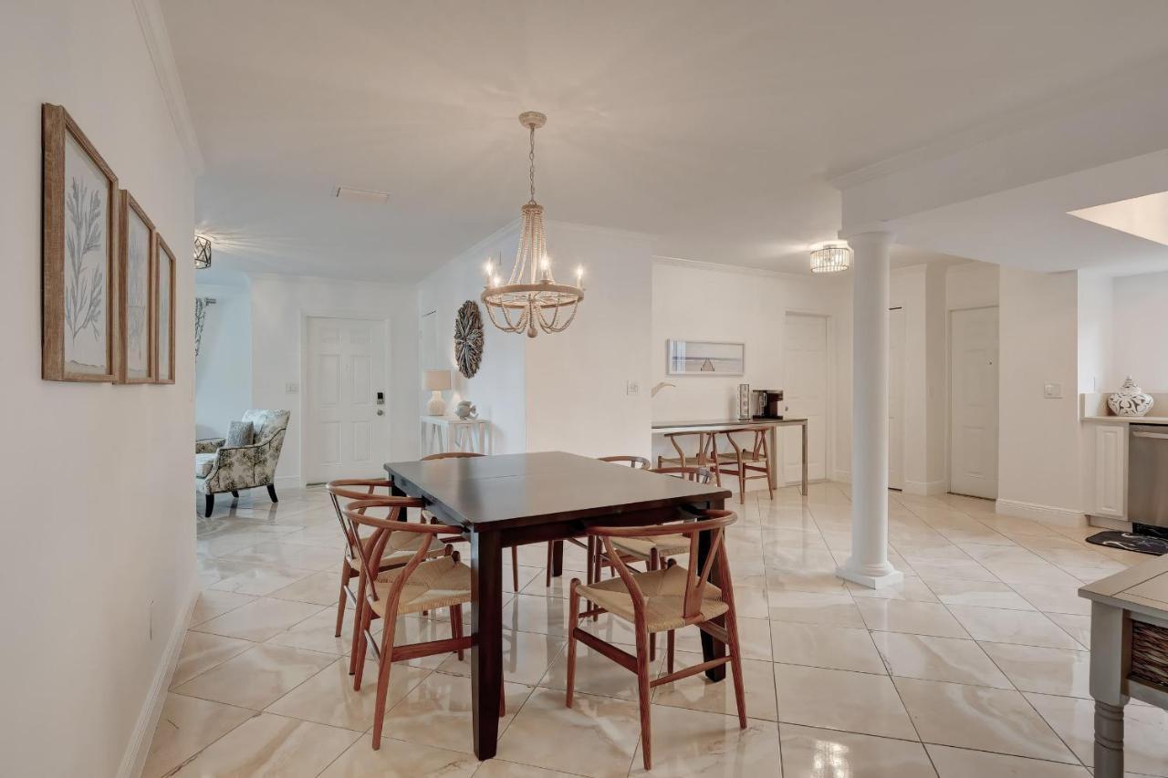 Pool Home Super Close To Vanderbilt Beach Napoli Bagian luar foto